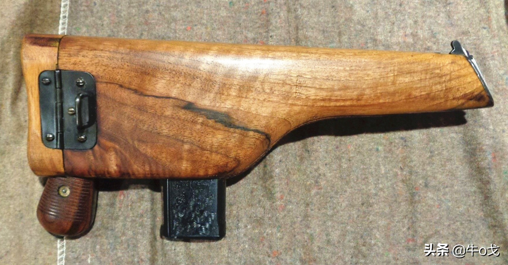 驳壳枪木质枪套玩具,驳壳枪和牛皮枪套的合体叫什么