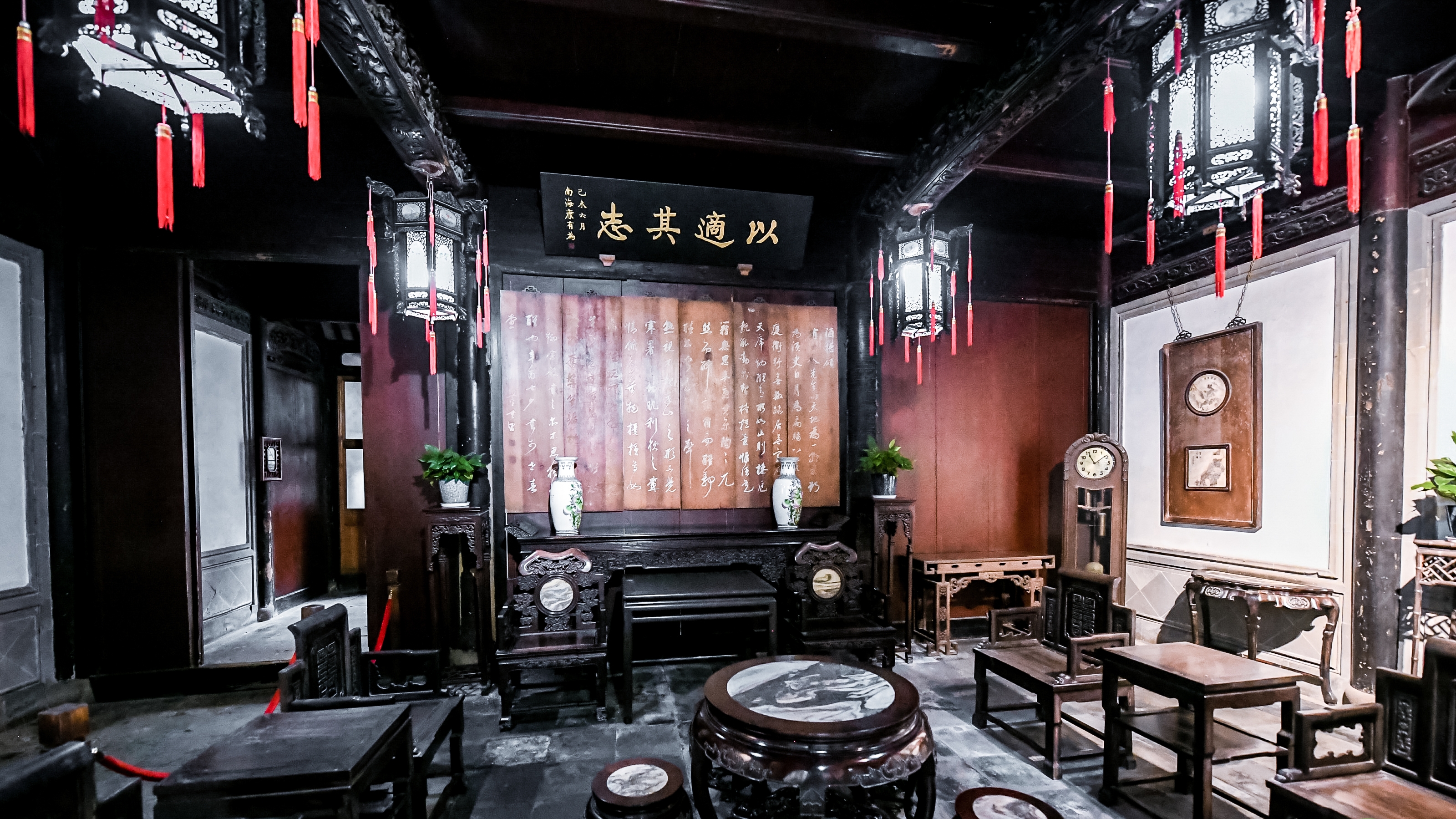 南浔古镇的蓝晶玻璃,蓝金玻璃南浔古镇