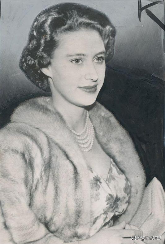 玛格丽特公主年轻照,玛格丽特公主和伊丽莎白女王