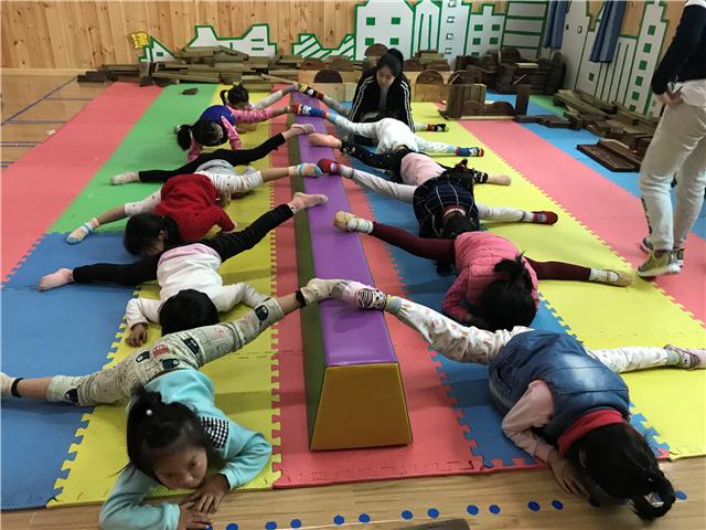 “月亮山”里闯出的冠军梦