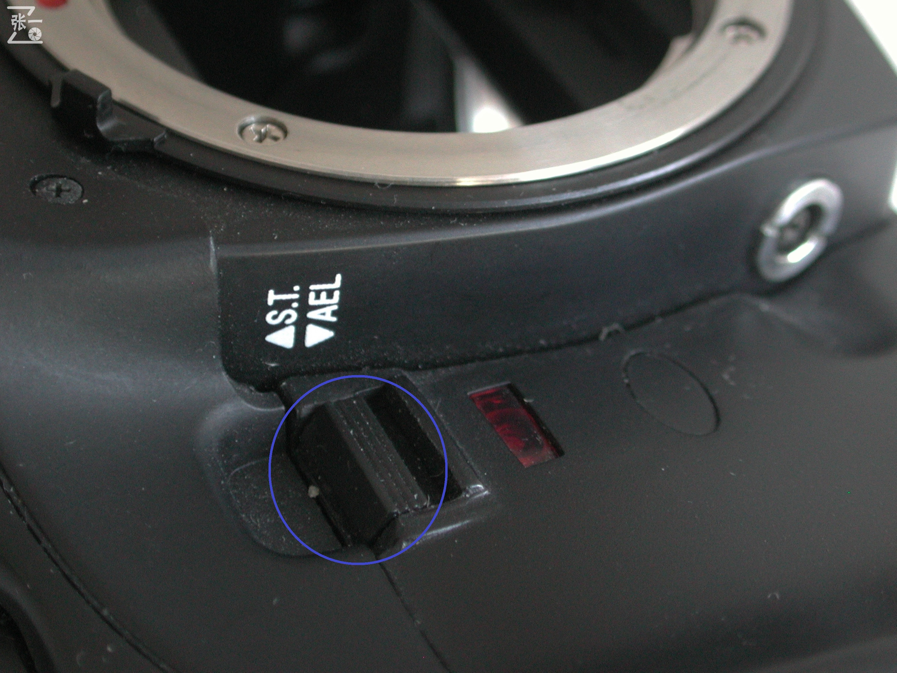 上海海鸥为美国贴牌生产的PhoenixP-5000单反相机