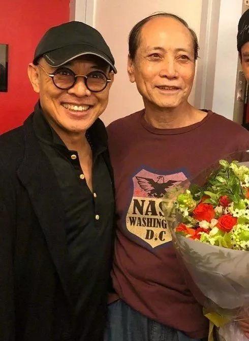 洪金宝67岁身体硬朗,洪金宝坐轮椅苍老消瘦