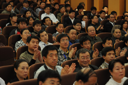 国宝“九龙杯”被偷，周总理为不伤及外宾友谊，是如何智取归还的