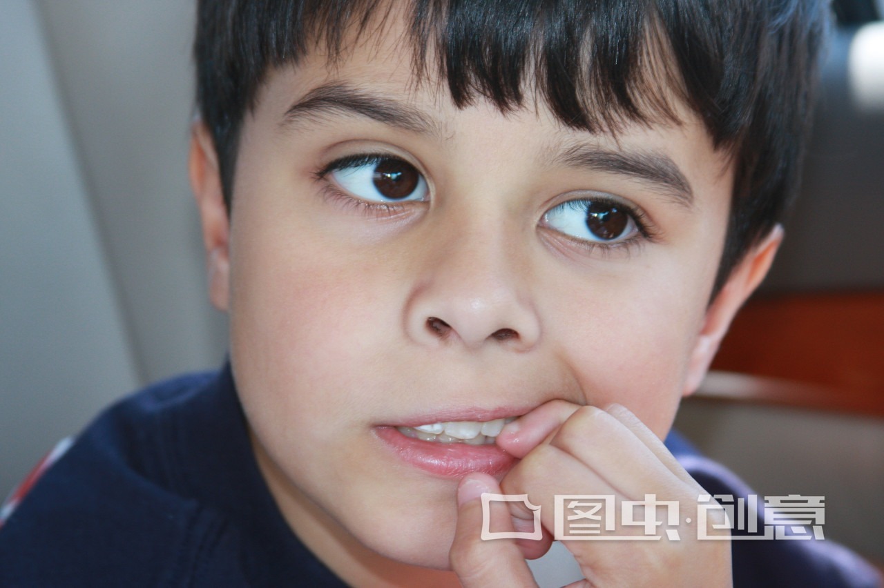 爱抠指甲是强迫症吗还是焦虑症,孩子抠指甲心理