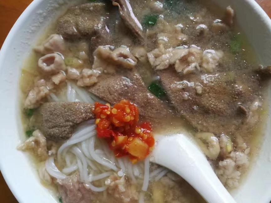 一边写一边流口水,红谷滩这些店可要好好的啊,脱下口罩我就来