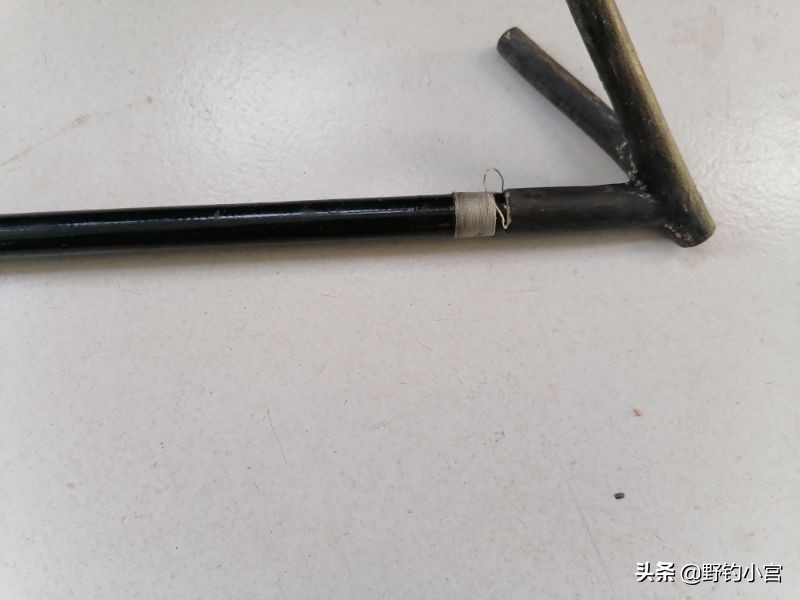 钓鱼怎么用鱼竿支架最好,鱼竿支架怎么用最好用