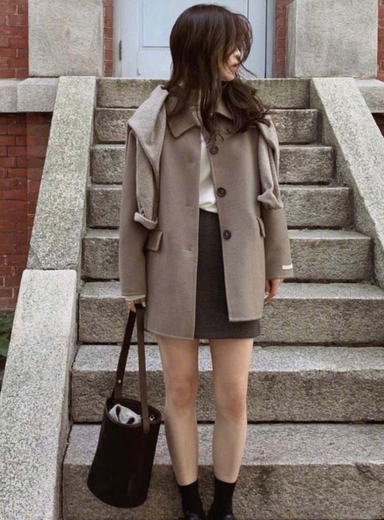 今年流行的时尚穿搭,今年流行的气质穿搭显年轻还不贵