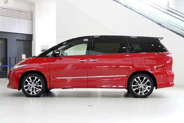 丰田普瑞维亚埃尔法的区别,丰田埃尔法和普瑞维亚对比