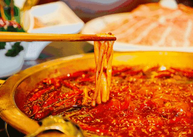 左手鲜香麻辣，右手尺颊生香！8荤6素~成都锦城大院火锅4人99元