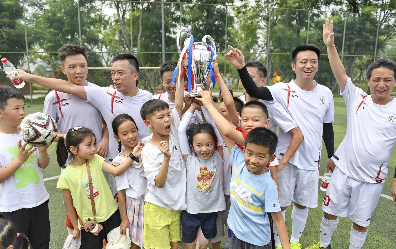 泡桐树小学天府校区家长足球赛,泡桐树小学都江堰校区篮球比赛