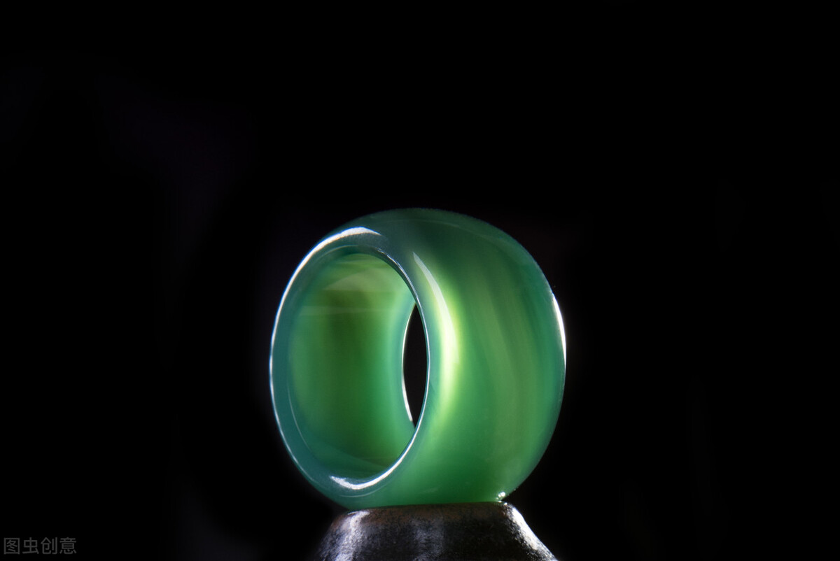 直播卖翡翠原石的靠谱吗,在直播间买翡翠原石被骗案例