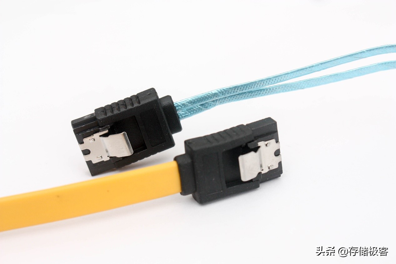 固态硬盘的长条跟短条的区别,固态硬盘有几种容量的接口型号