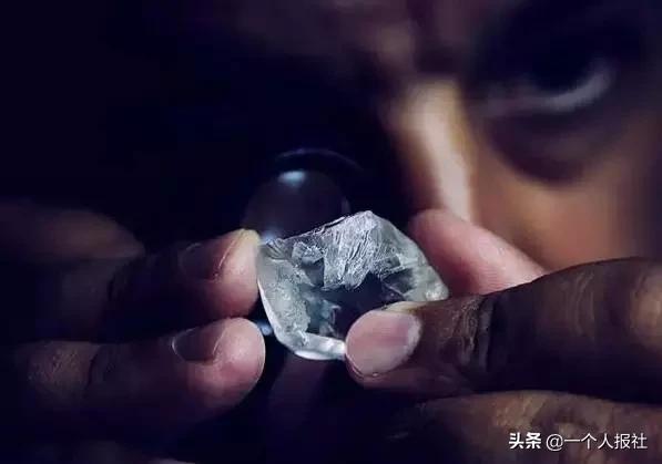 閽荤煶涔嬬編鍦ㄤ簬姘告亽,閽荤煶鍘熺煶琛ㄩ潰鐗瑰緛