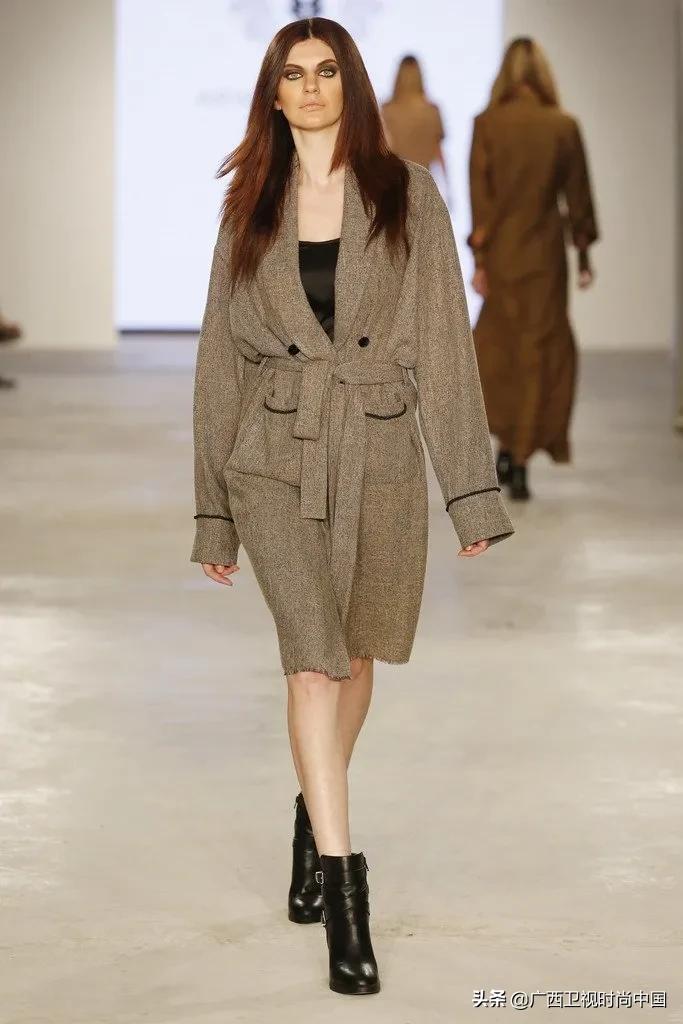 适合年轻人的职场穿搭,职场穿搭尽显干练大气