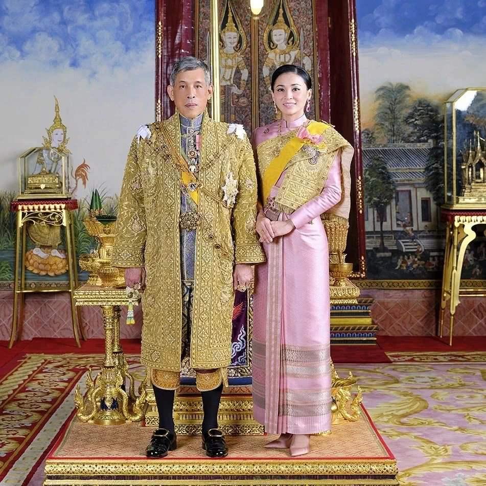 泰王带妃子去旅游,泰王带妃子旅游