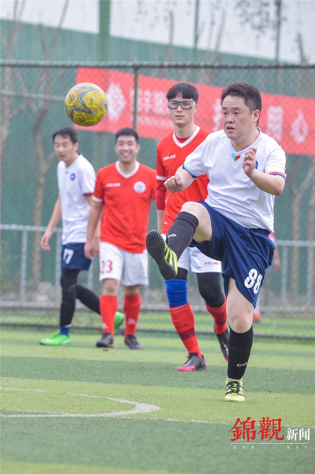 两大悬念破解“*党**报读者杯”行业精英八强球队出炉