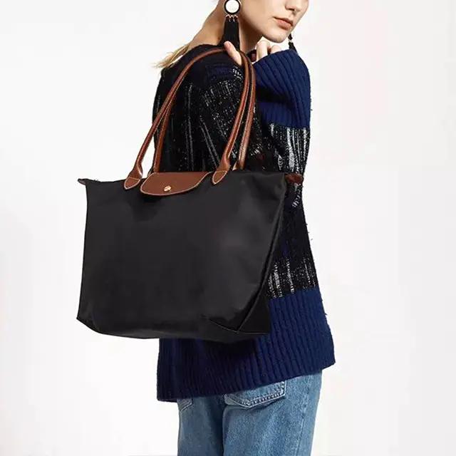 比DIOR晚成立两年，但它的饺子包火了70年，众多女星对它爱不释手