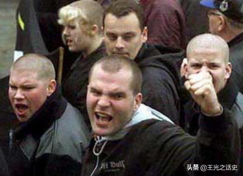 和德国纳粹不共戴天的俄罗斯，为什么有“光头纳粹”?