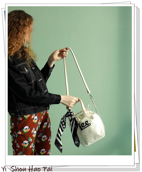 春夏包包流行颜色搭配,中性风格包包搭配夏季女装