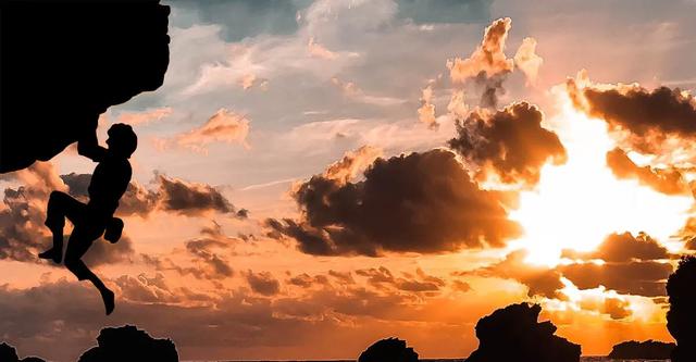 吃粽子看路人反应,吃着粽子看龙舟