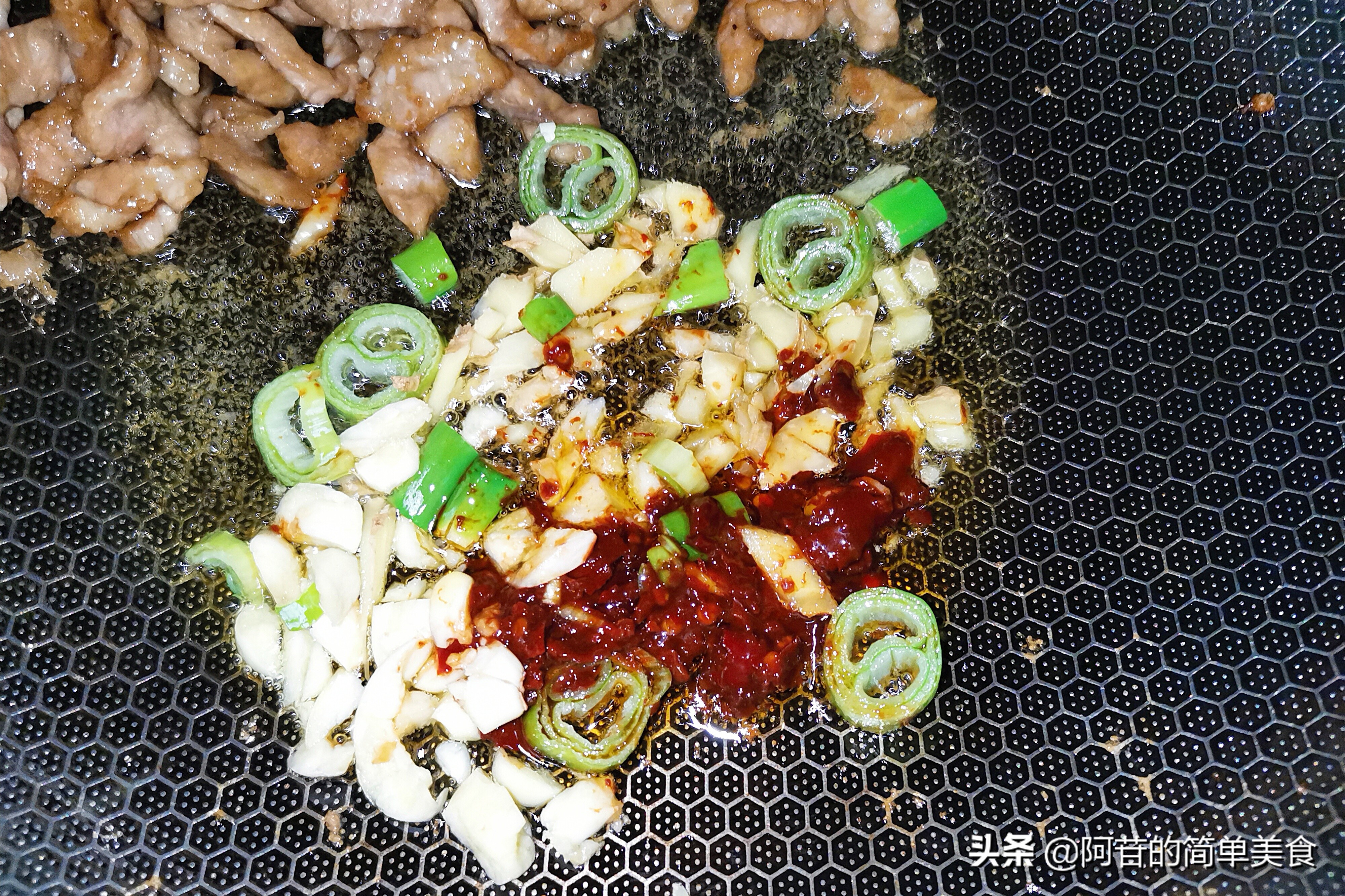 清炒紫甘蓝花样做法,家常炒紫甘蓝菜的做法图片