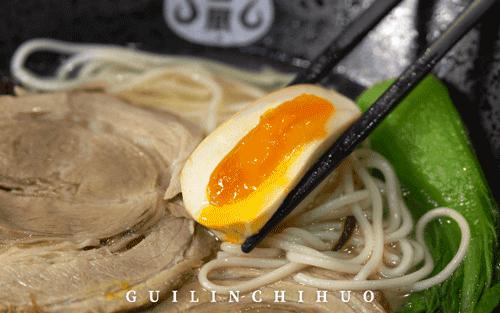 东西巷火了4年的“爱情”小店，老板竟然师从日本“拉面之神”