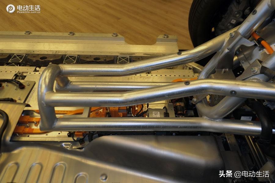 奔驰eqe科技,奔驰科技最新