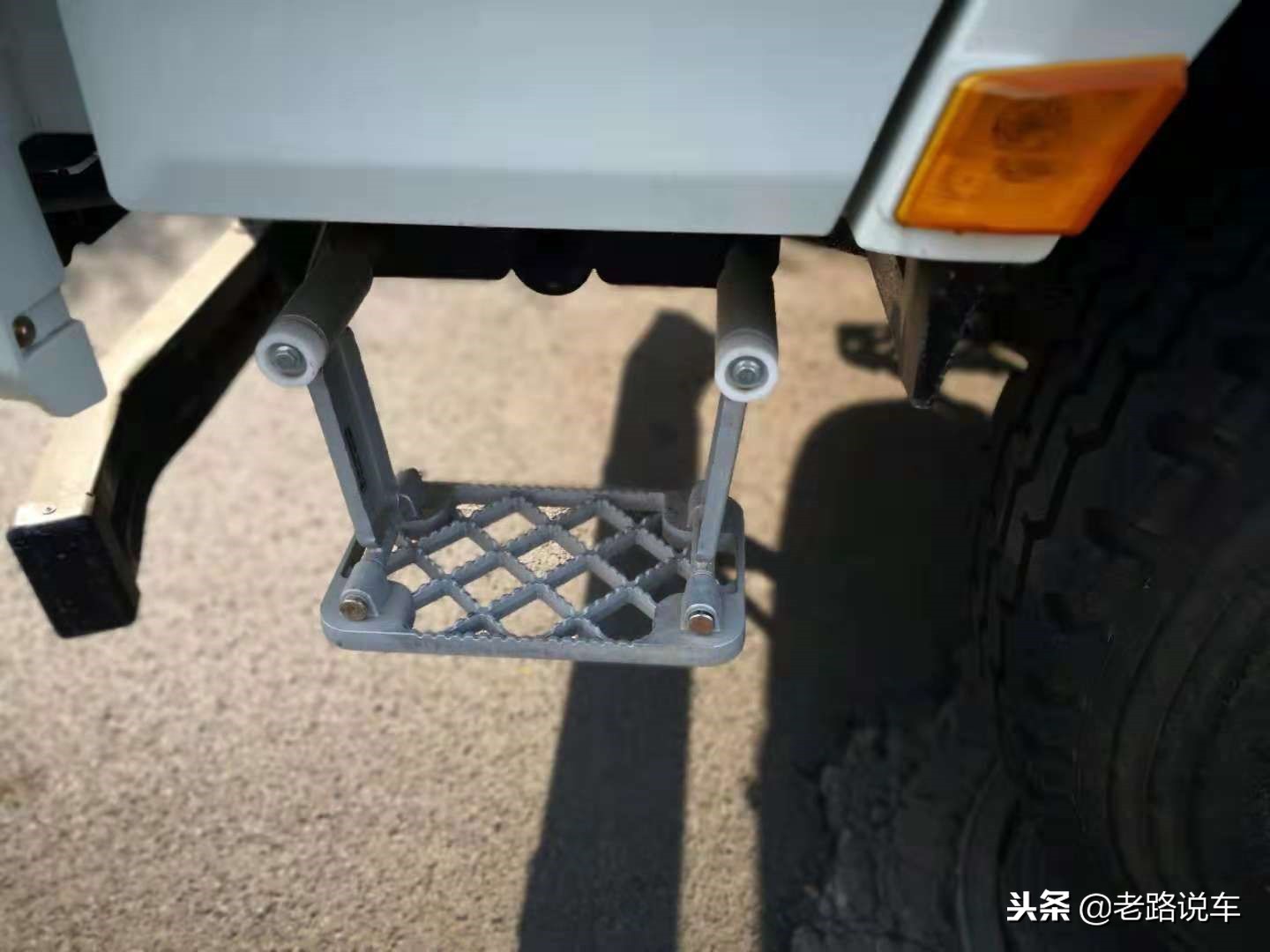 陕汽前四后八自卸车,陕汽轻量化怎么样前四后八