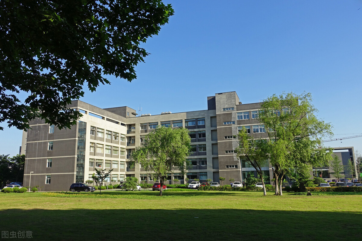 大学没毕业可以做协警吗,大学没学法怎么当检察官