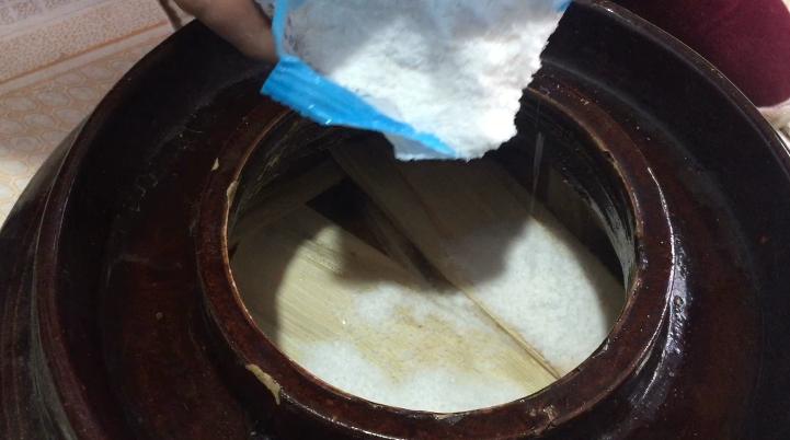 老妈腌鸡蛋不外传的秘诀,农村媳妇教你祖传秘方腌鸡蛋