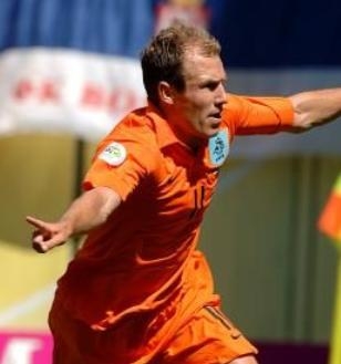 荷兰7号罗本过人,罗本最精彩的一球