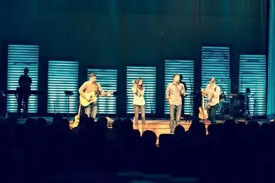 成都这个“国潮风”宝藏地，小长假七天乐，百威啤酒19.9元任性喝