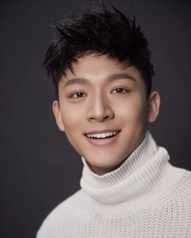 眼神清澈含情，声音温柔有磁性，湖北果然盛产国风*男美**