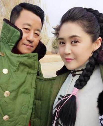 娶小19岁娇妻，“长贵”收女网红为徒？赵本山拿捏七寸才是赢家