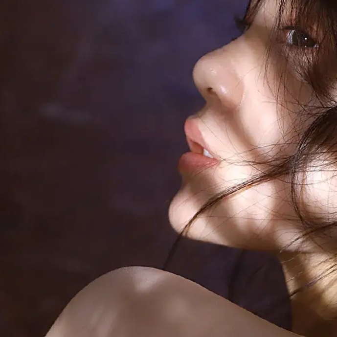 只要欲望的潮水不退都可以裸泳