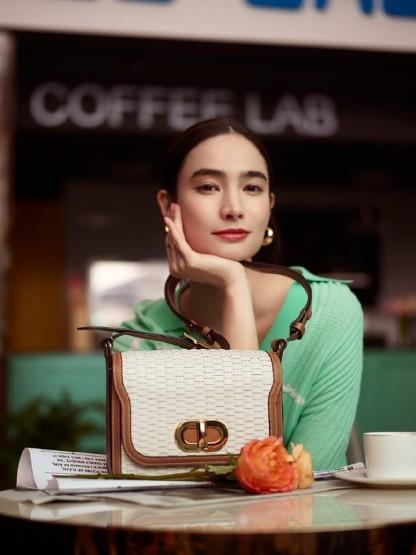 十大入门级轻奢女包千元下,女士小众轻奢品牌包推荐