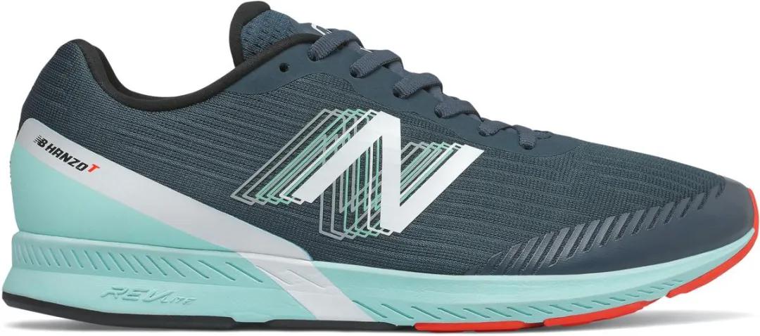 刘嘉玲穿运动鞋,54岁的刘嘉玲穿运动装登山