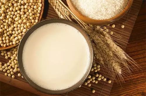 牛奶酸奶豆浆哪个营养成分更高,牛奶豆浆酸奶哪个最适合你