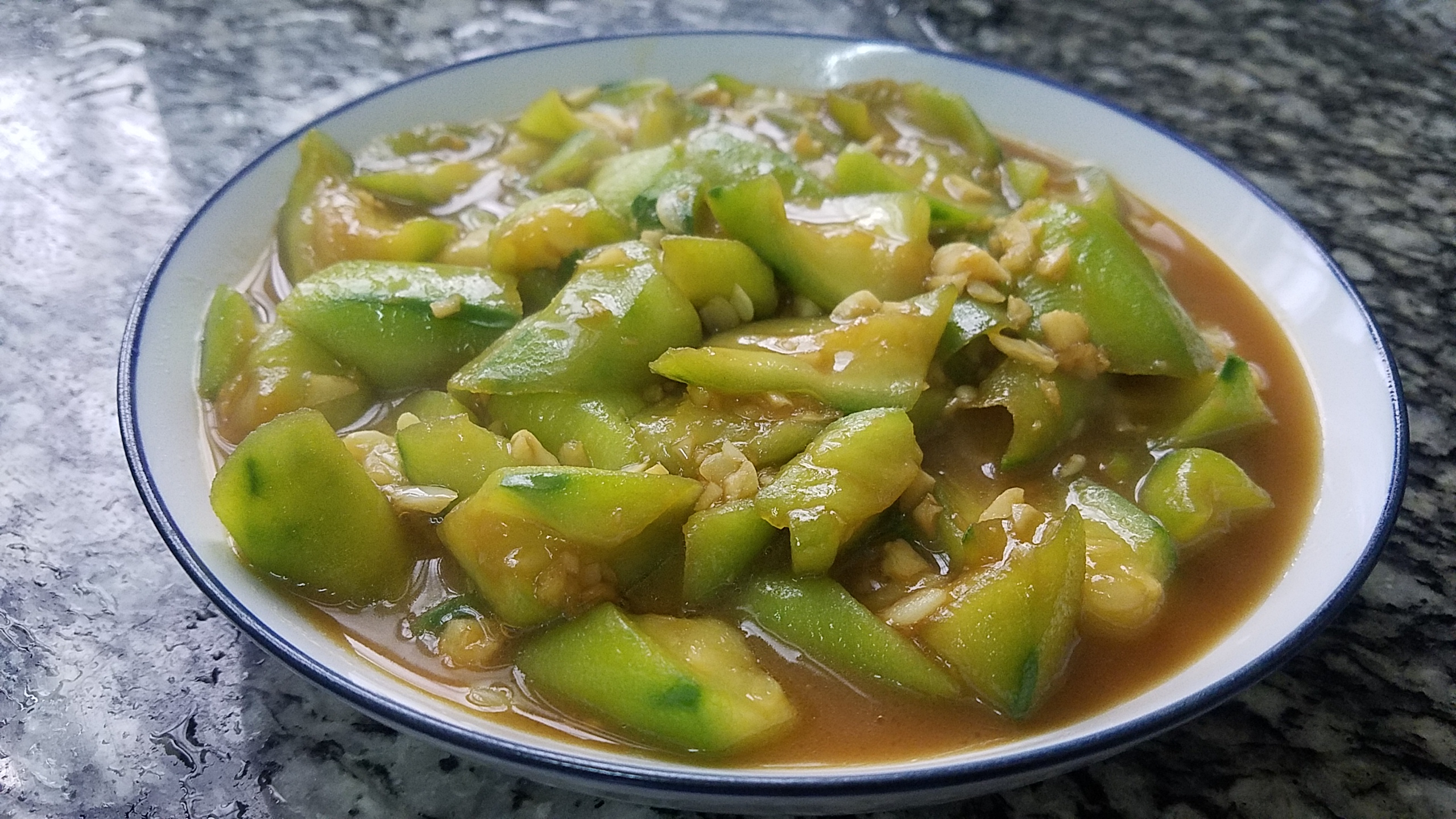 丝瓜的家常做法简单下饭,丝瓜清淡的做法大全