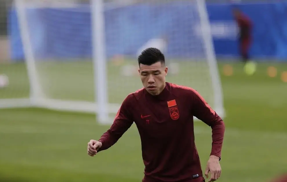 李铁输球采访原视频,国足首战败北真的全怪李铁吗