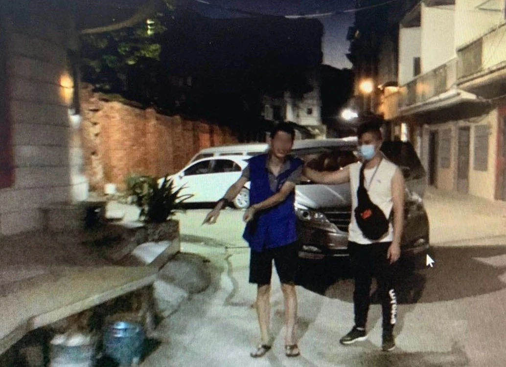 为逃避打击毒贩吞下钢钉自残浙江瑞安警方成功“拔钉”