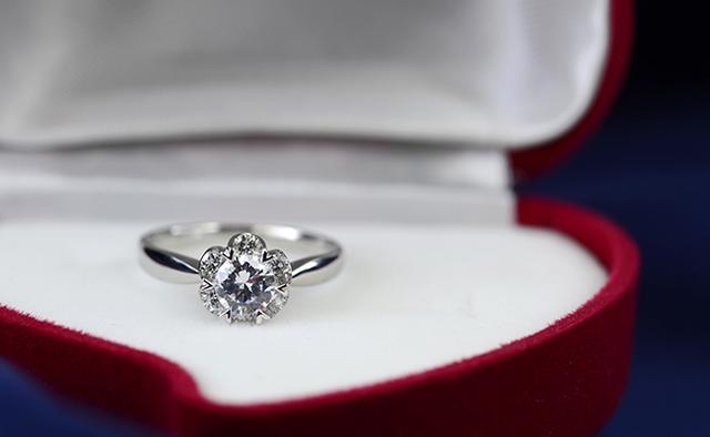 30分和50分钻戒哪个性价比高,30分钻戒和40分钻戒选哪个