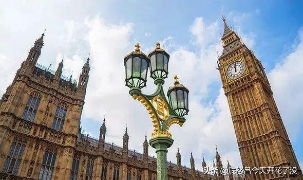 英国人嫌大本钟太脏，花5亿费4年大翻修，还要整成“蓝”色！