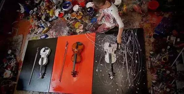 那些在纸上画画的神奇小孩,盘点那些年纪小画技超群的孩子