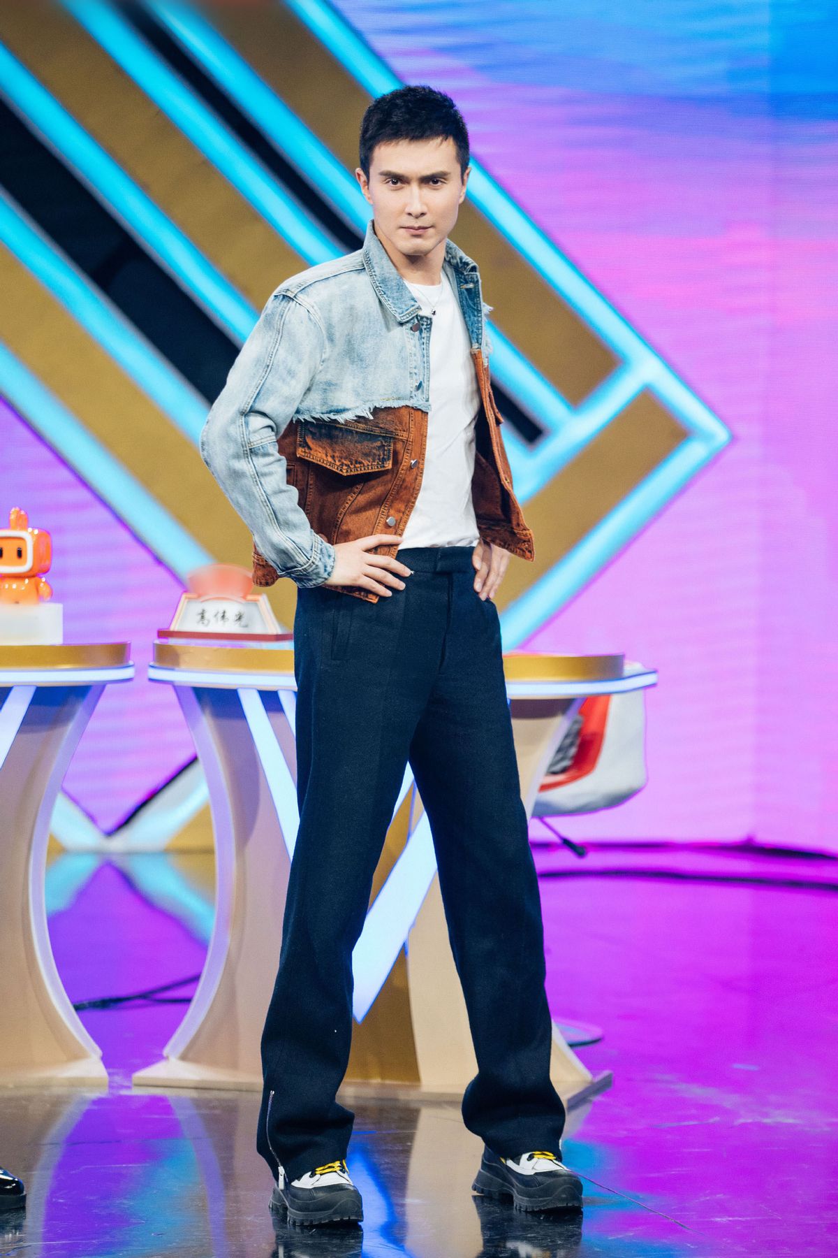 高伟光穿黑皮衣打扮,高伟光穿衣搭配图片