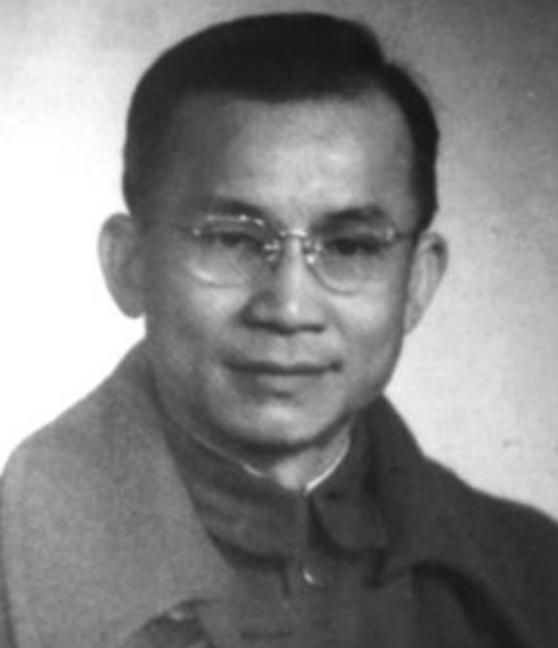 他是广州市第一任公安局局长，官至正厅级，毛主席给了他7字评价