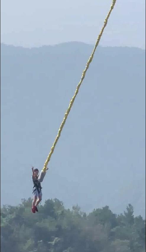 巨石山蹦极和三峡蹦极哪个好玩,巨石山蹦极的真实感受