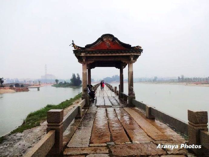 福建晋江安平桥视频,雨中安平桥