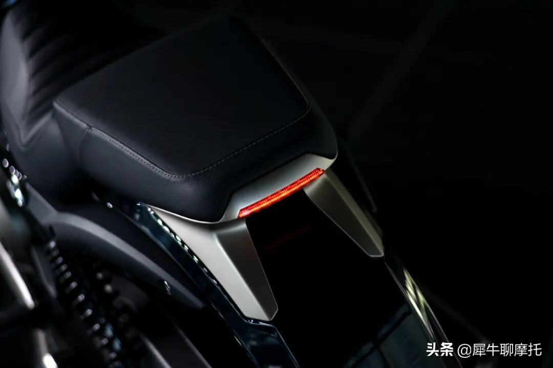 钱江闪电300和奔达灰石300,奔达灰石300适合跑长途高速吗