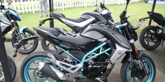 8000元预算,性价比最高的几款机车,第二款配置高，第四款适合摩旅